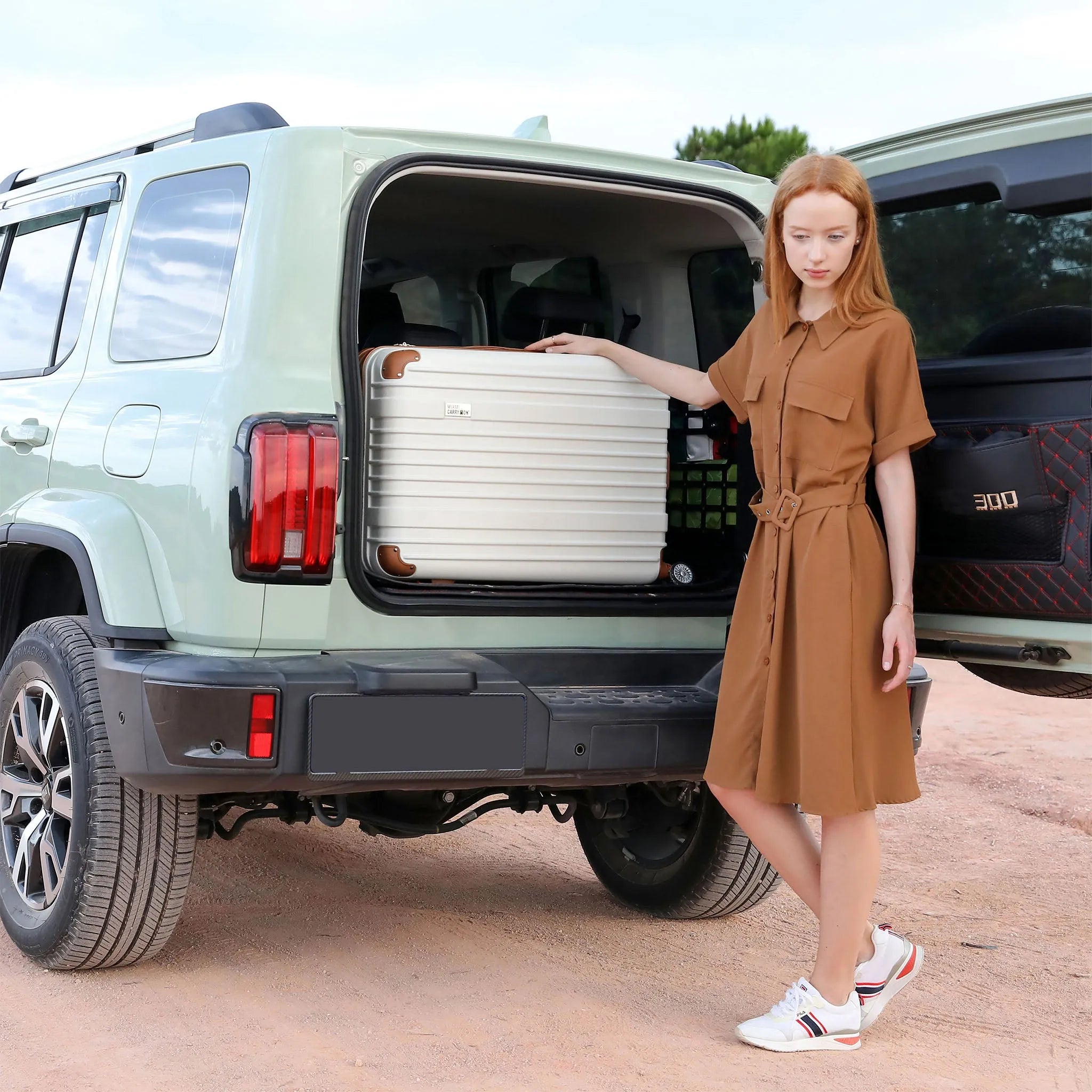 Collins Three Piece Expandable Retro Luggage Set