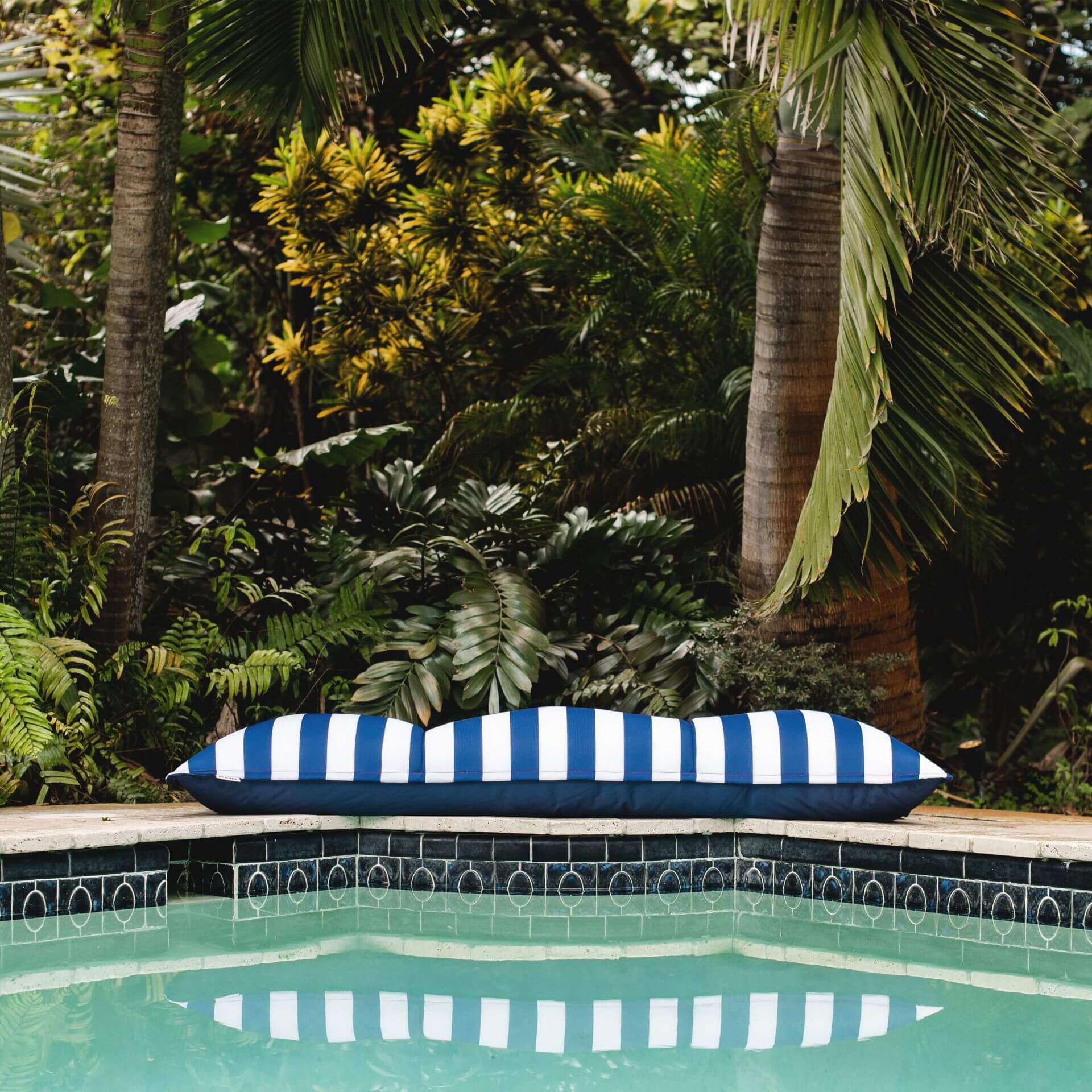 Big Joe's Lagoon Lounger