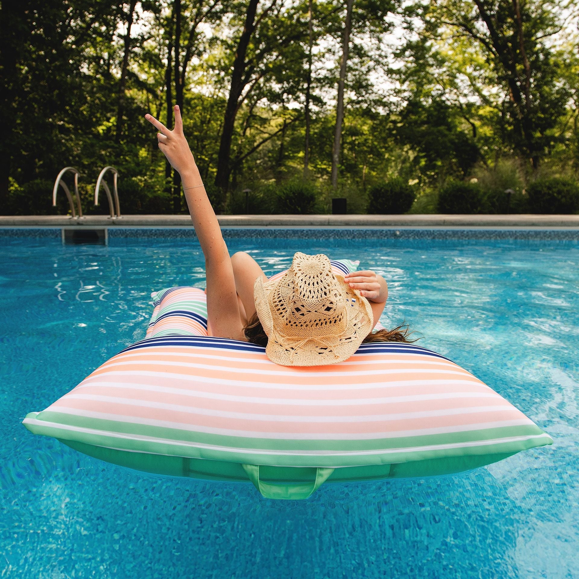 Big Joe's Lagoon Lounger
