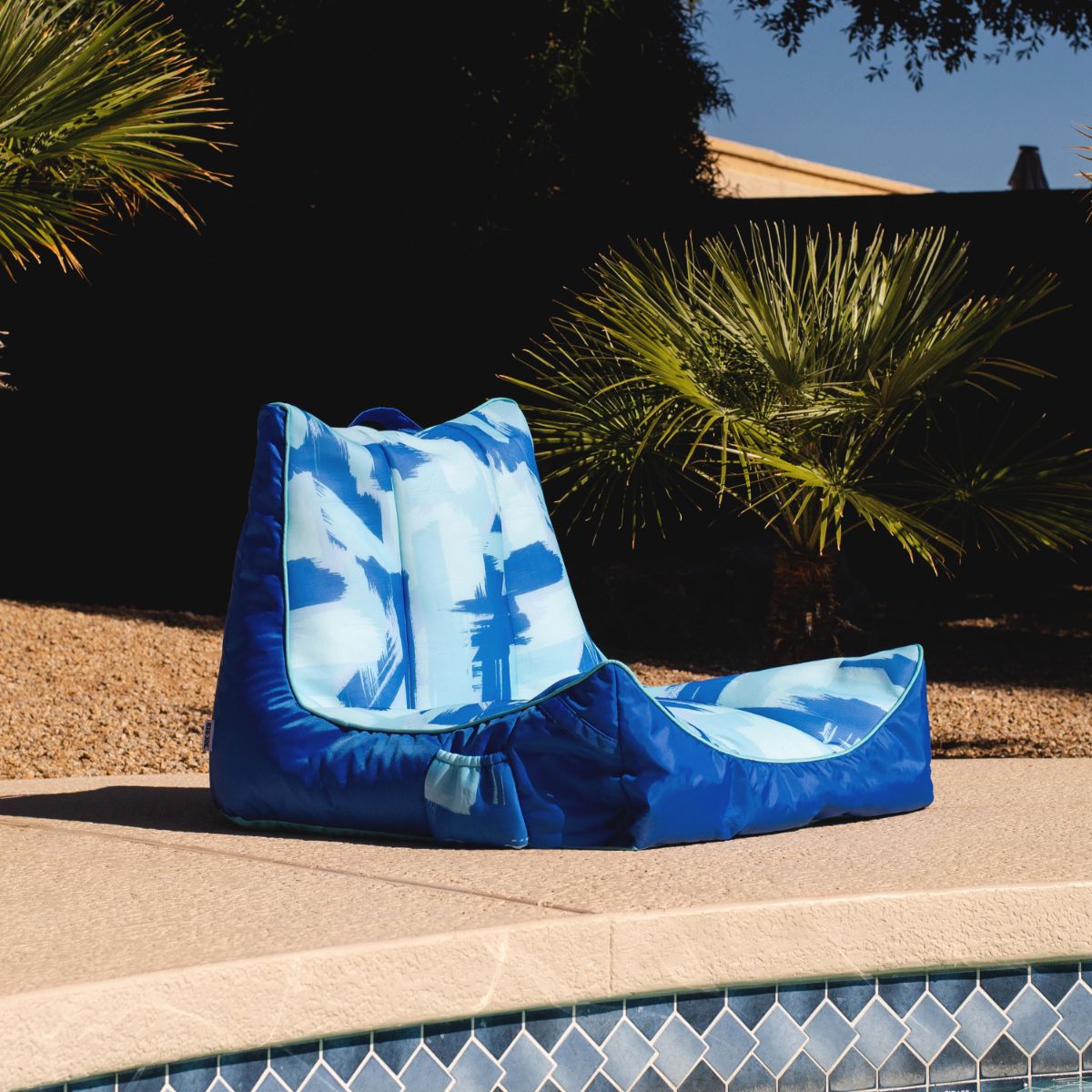 Big Joe's Captain's Pool Float