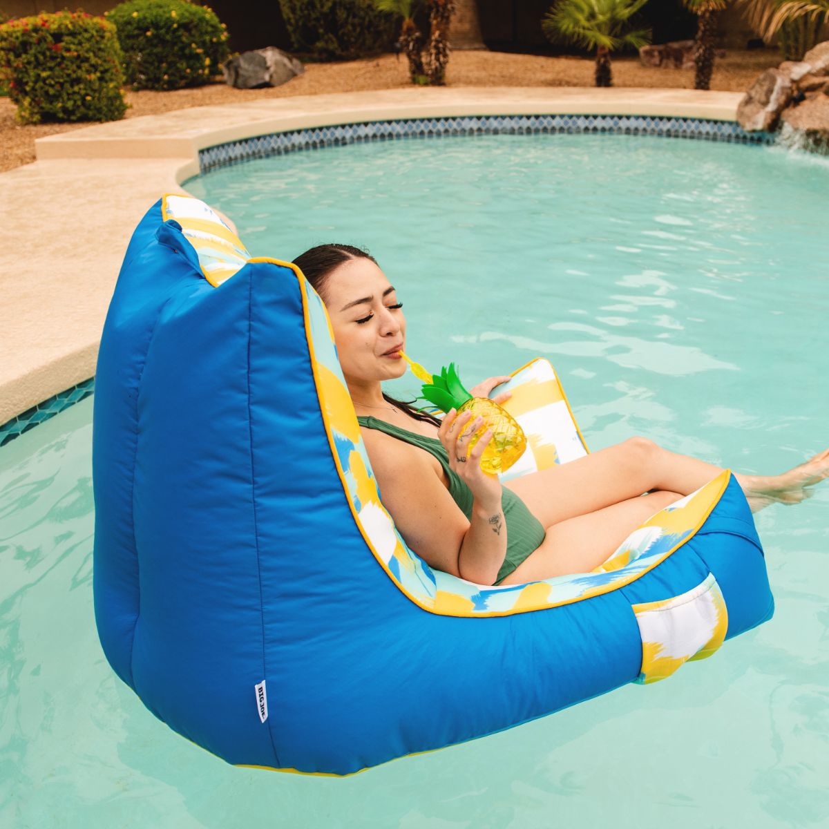 Big Joe's Captain's Pool Float