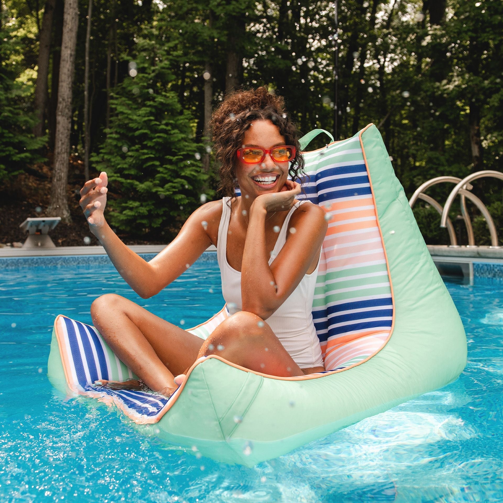 Big Joe's Captain's Pool Float