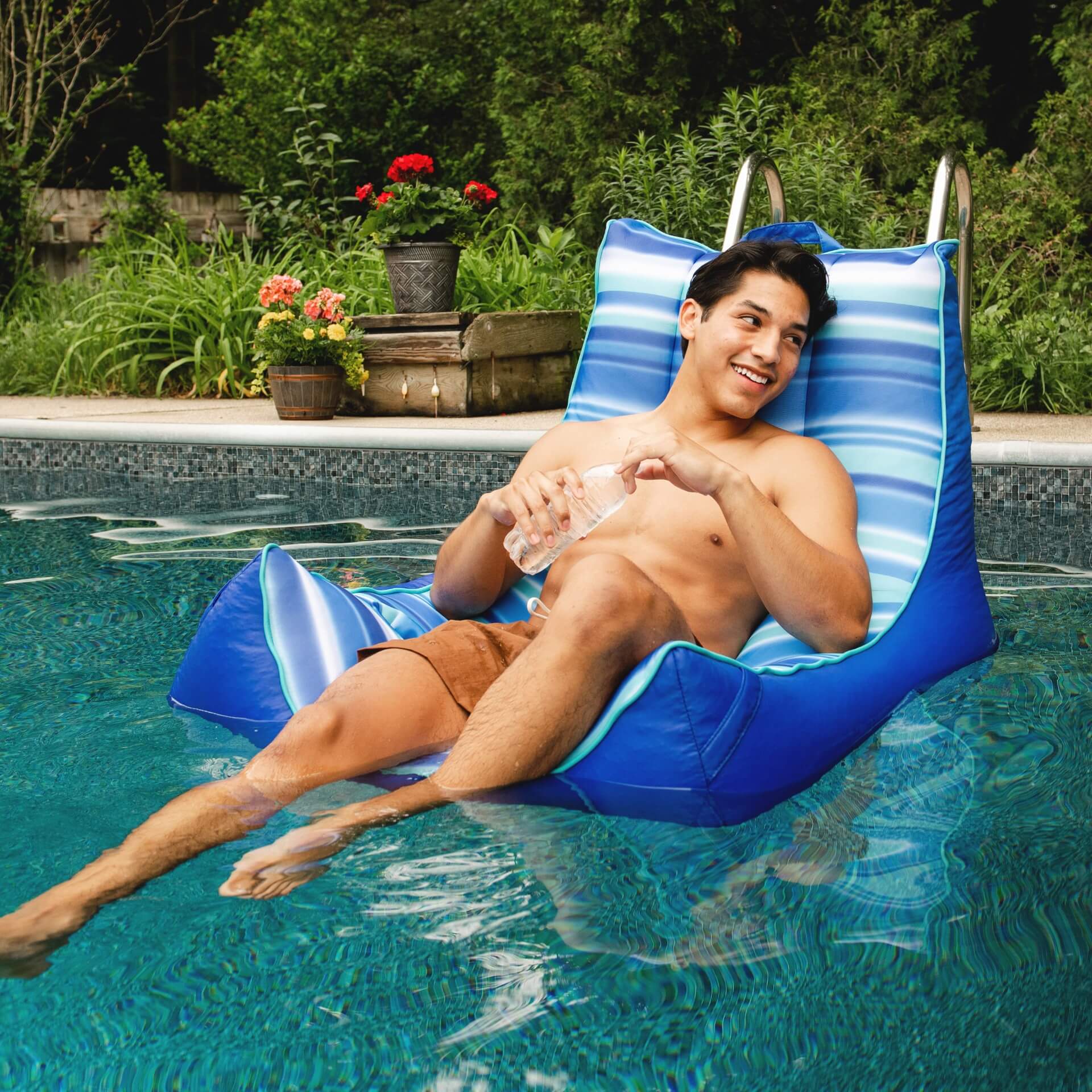 Big Joe's Captain's Pool Float