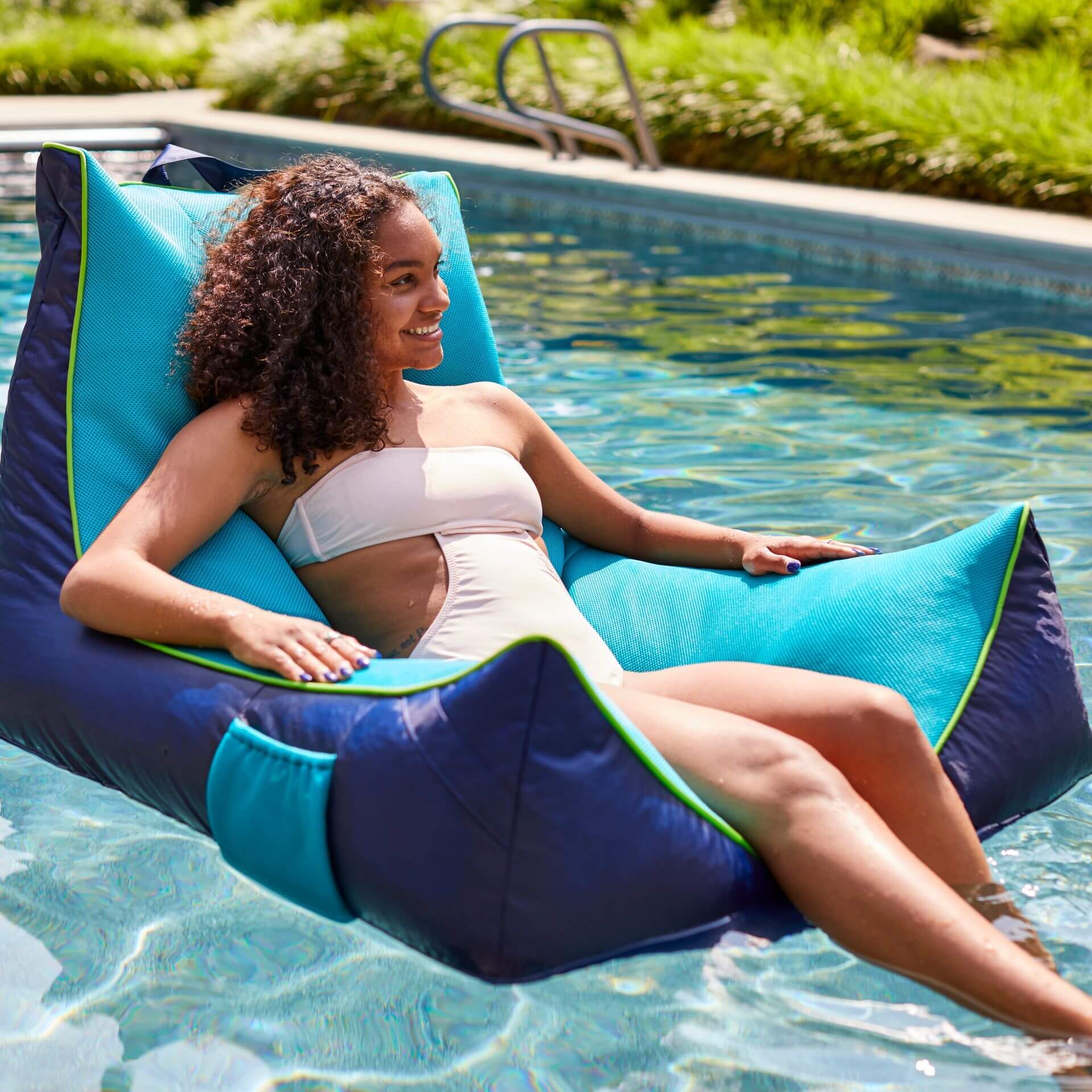 Big Joe's Captain's Pool Float