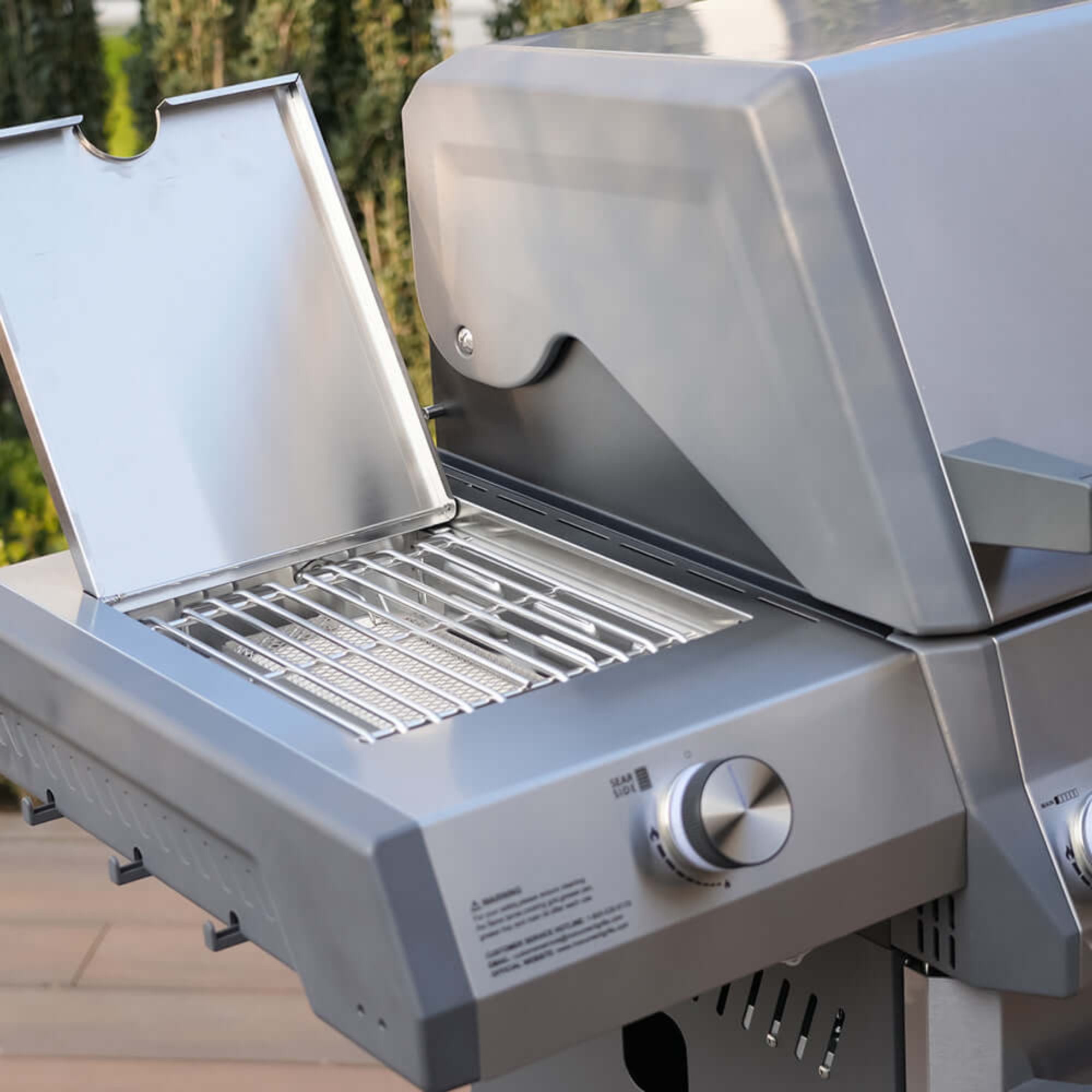 Eminence 605 - Advanced Stainless Natural/Propane Gas Grill