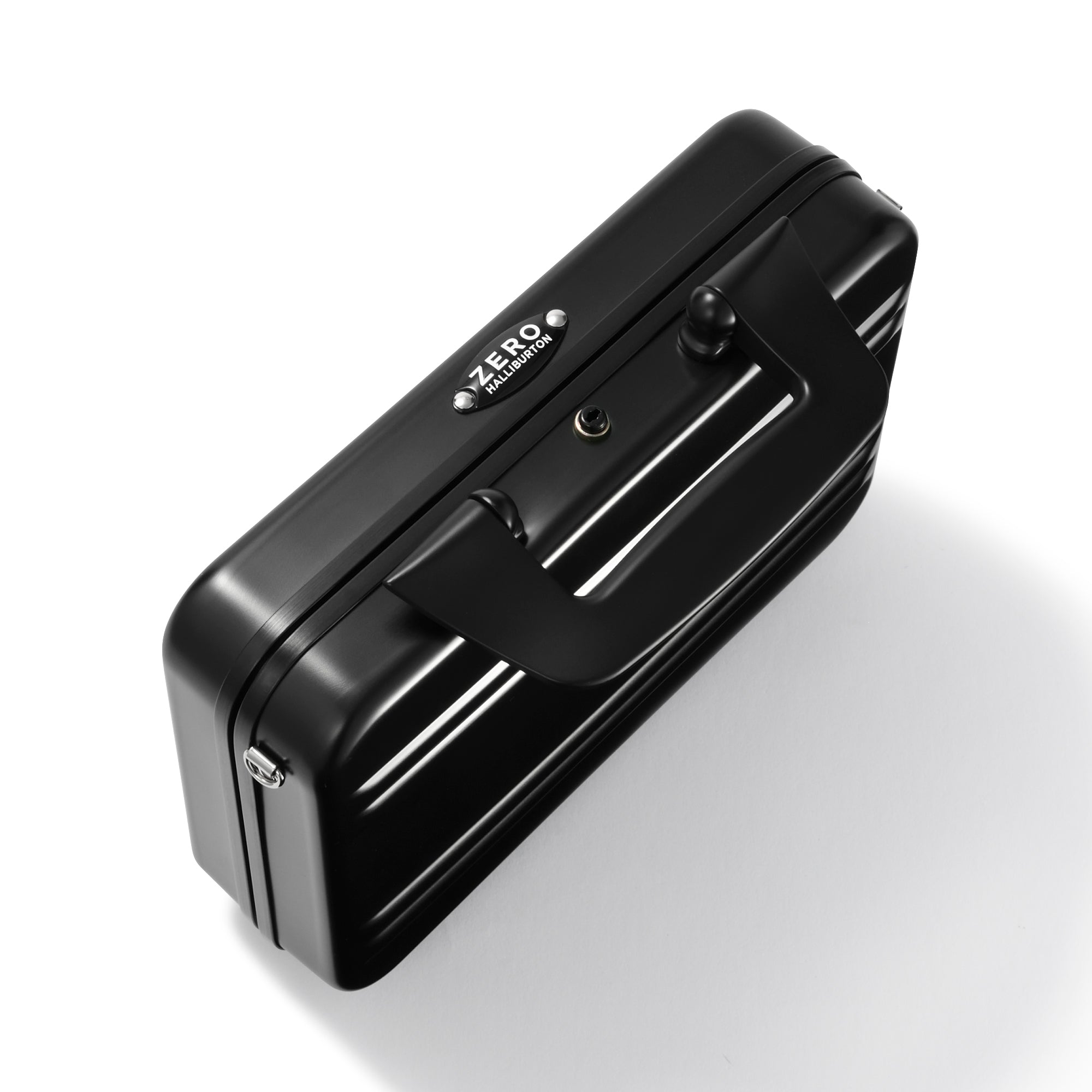 Black suitcase with 'IZEN' branding on a white background