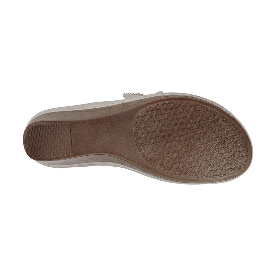 GC Shoes Selly White Wedge Sandals