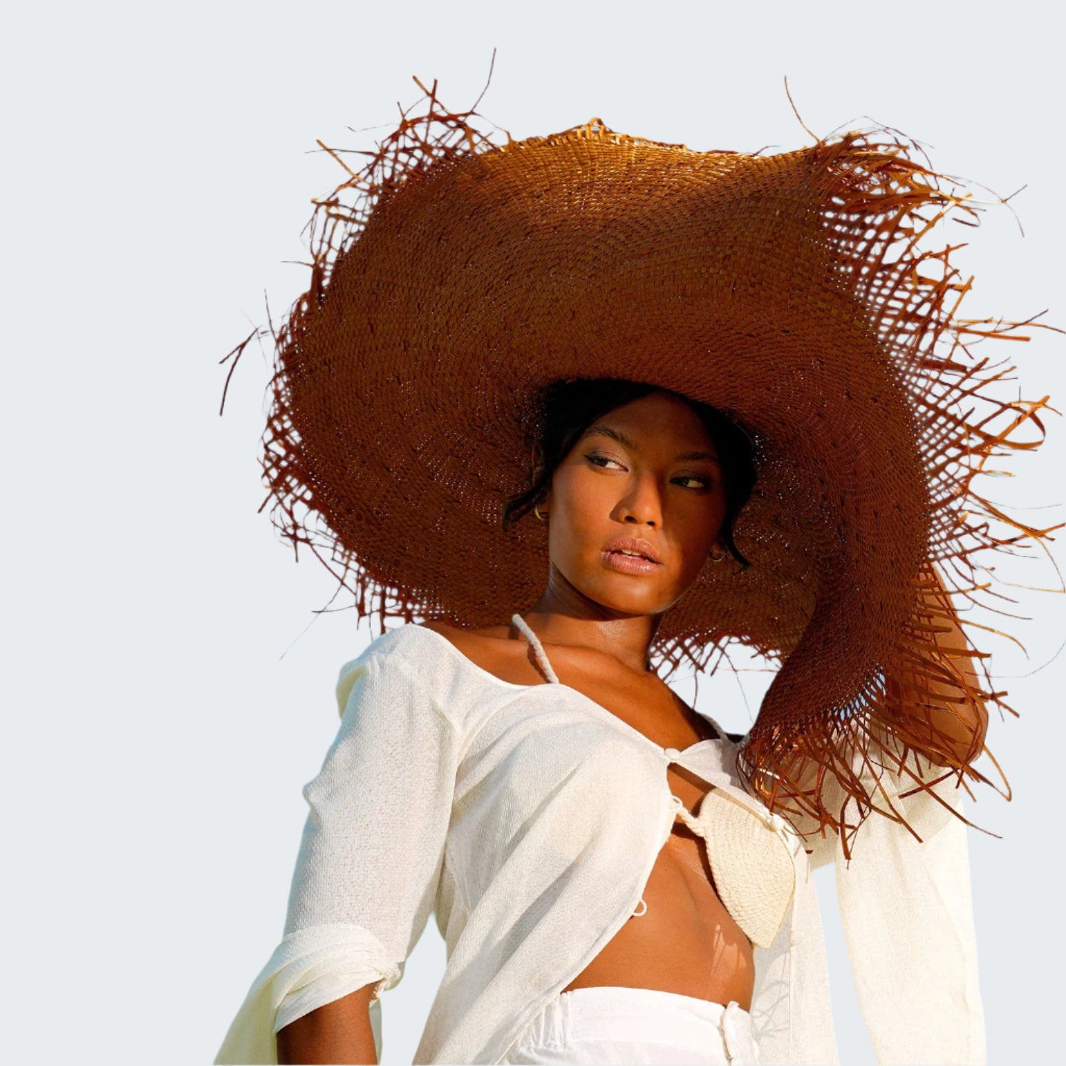 AMORA Oversized Woven Straw Hat in Burnt Caramel