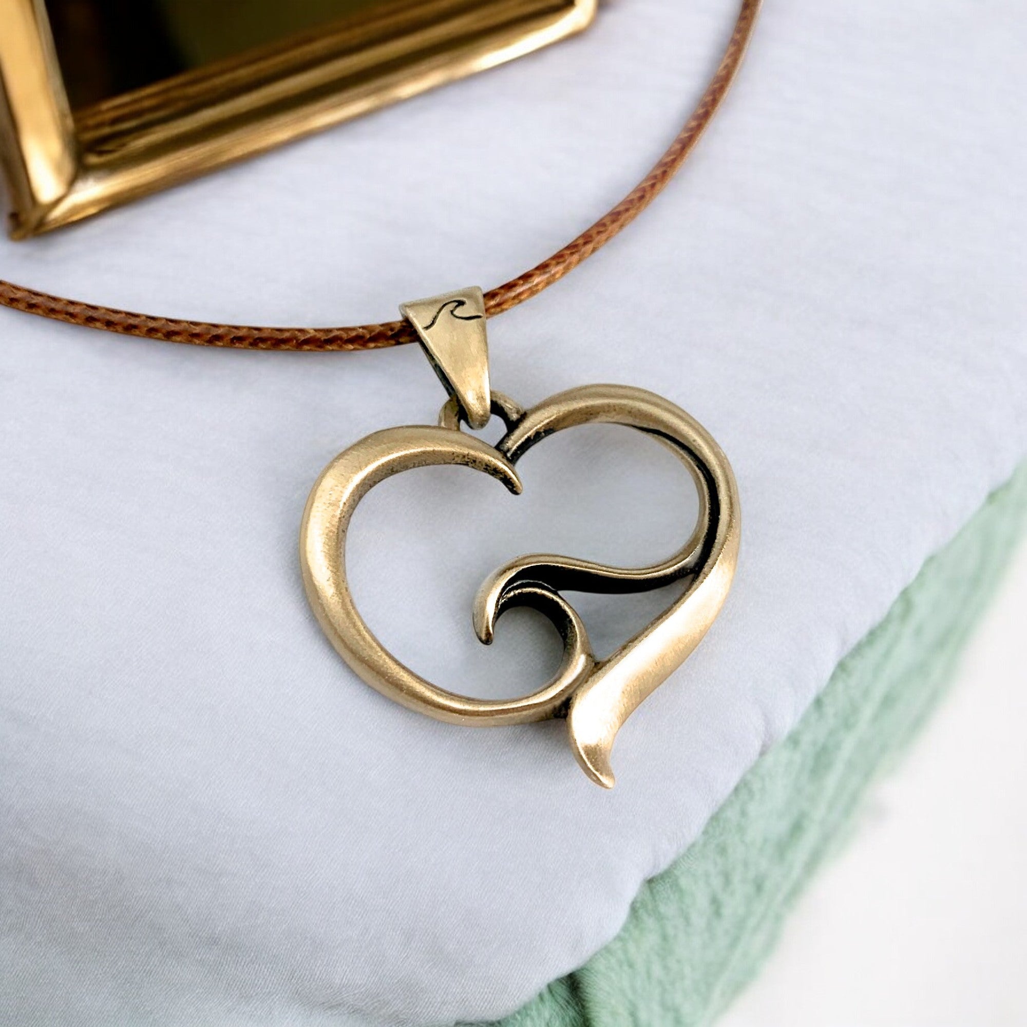 Heart of The Ocean Pendant Necklace