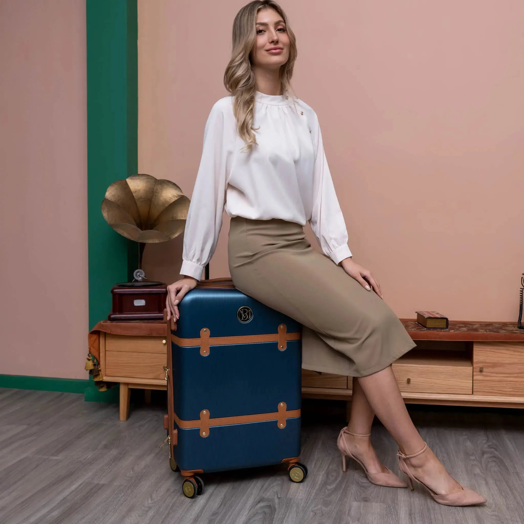 Grace Three Piece Expandable Retro Luggage Set