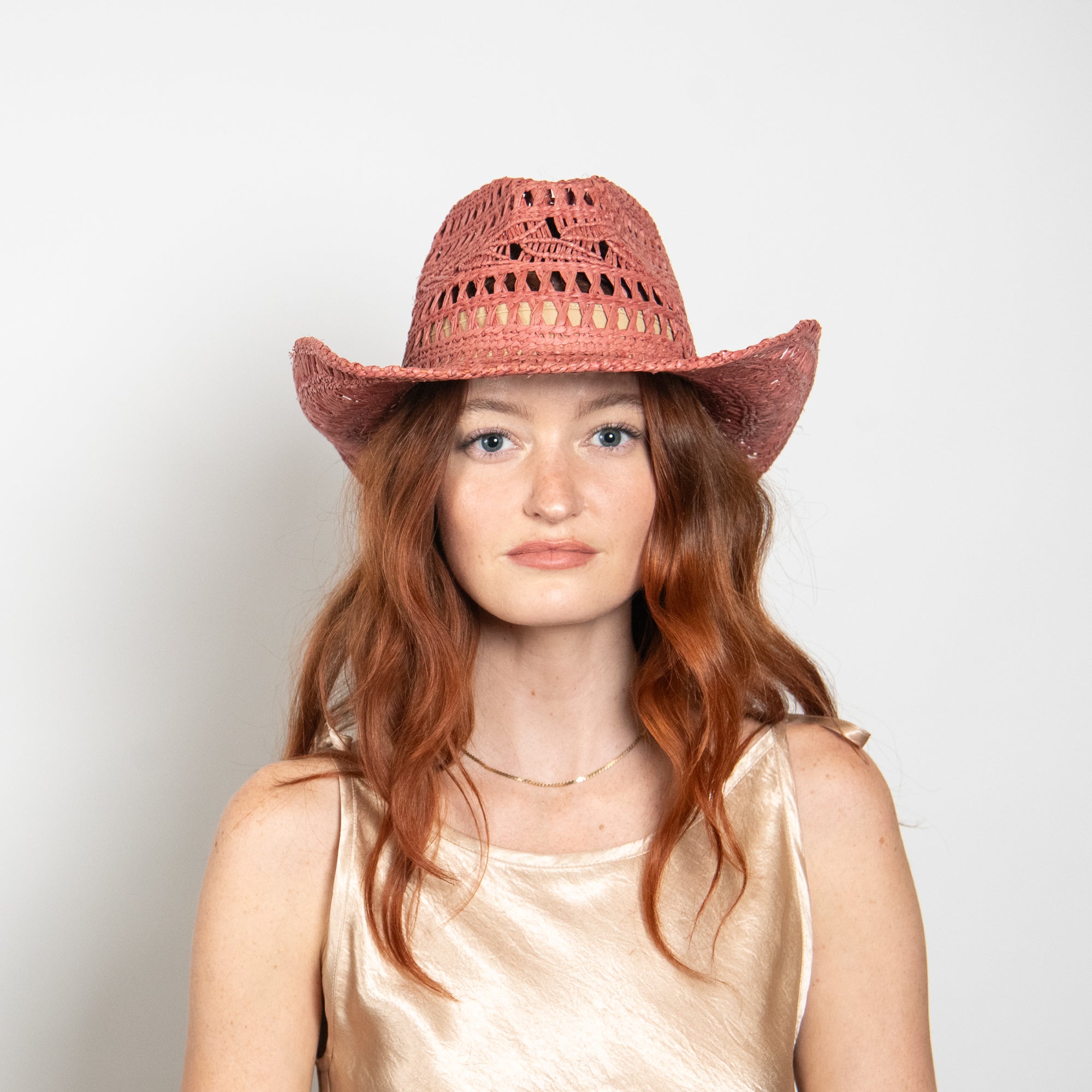 Rocky Raffia Straw in Wine