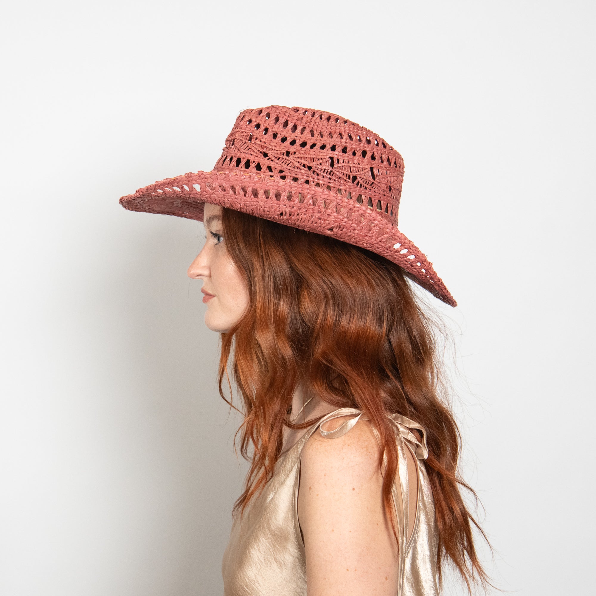 Rocky Raffia Straw in Wine