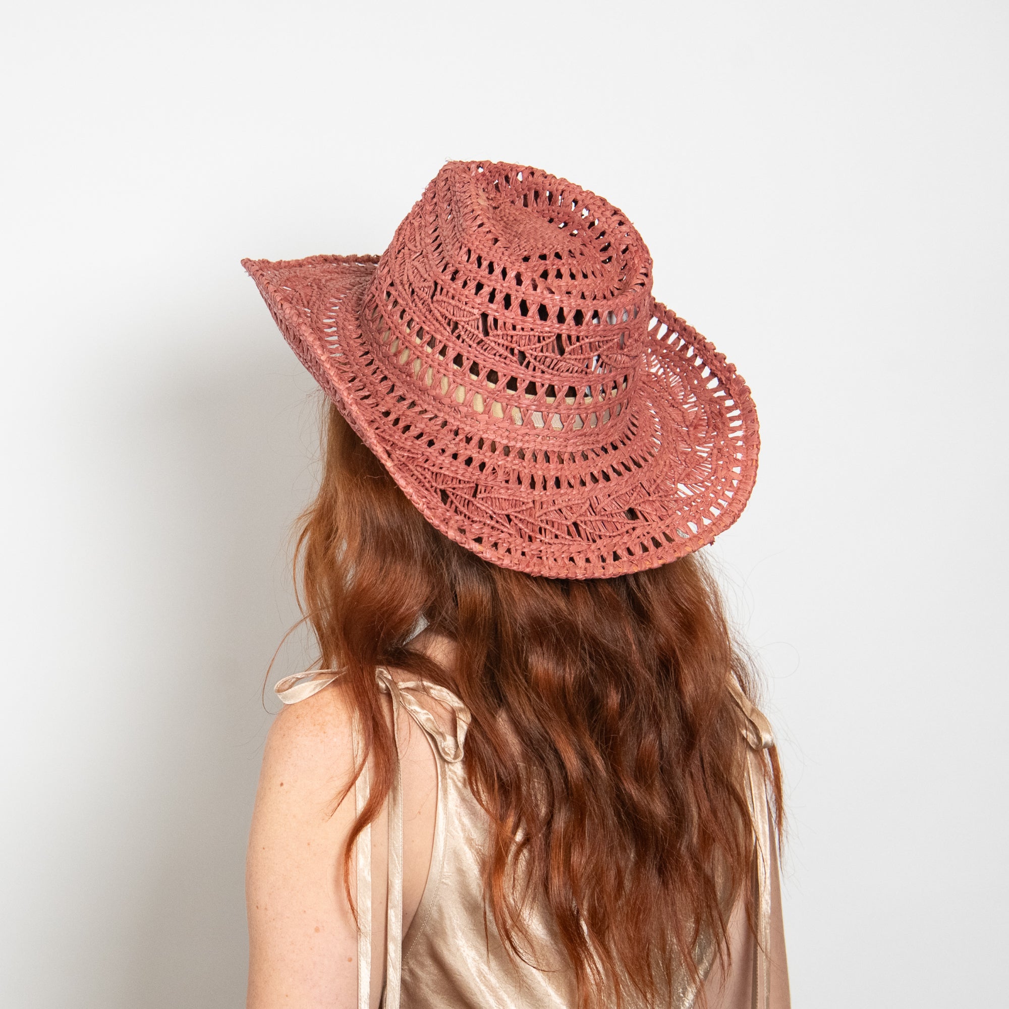 Rocky Raffia Straw in Wine