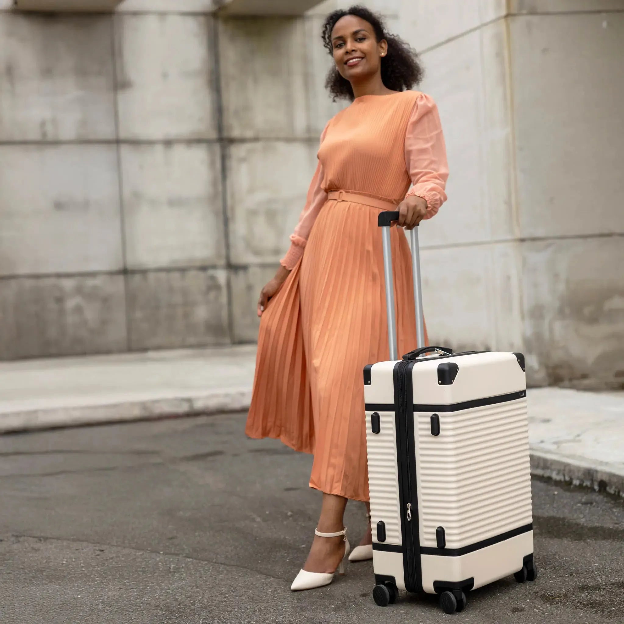 Belleville Three Piece Expandable Retro Luggage Set