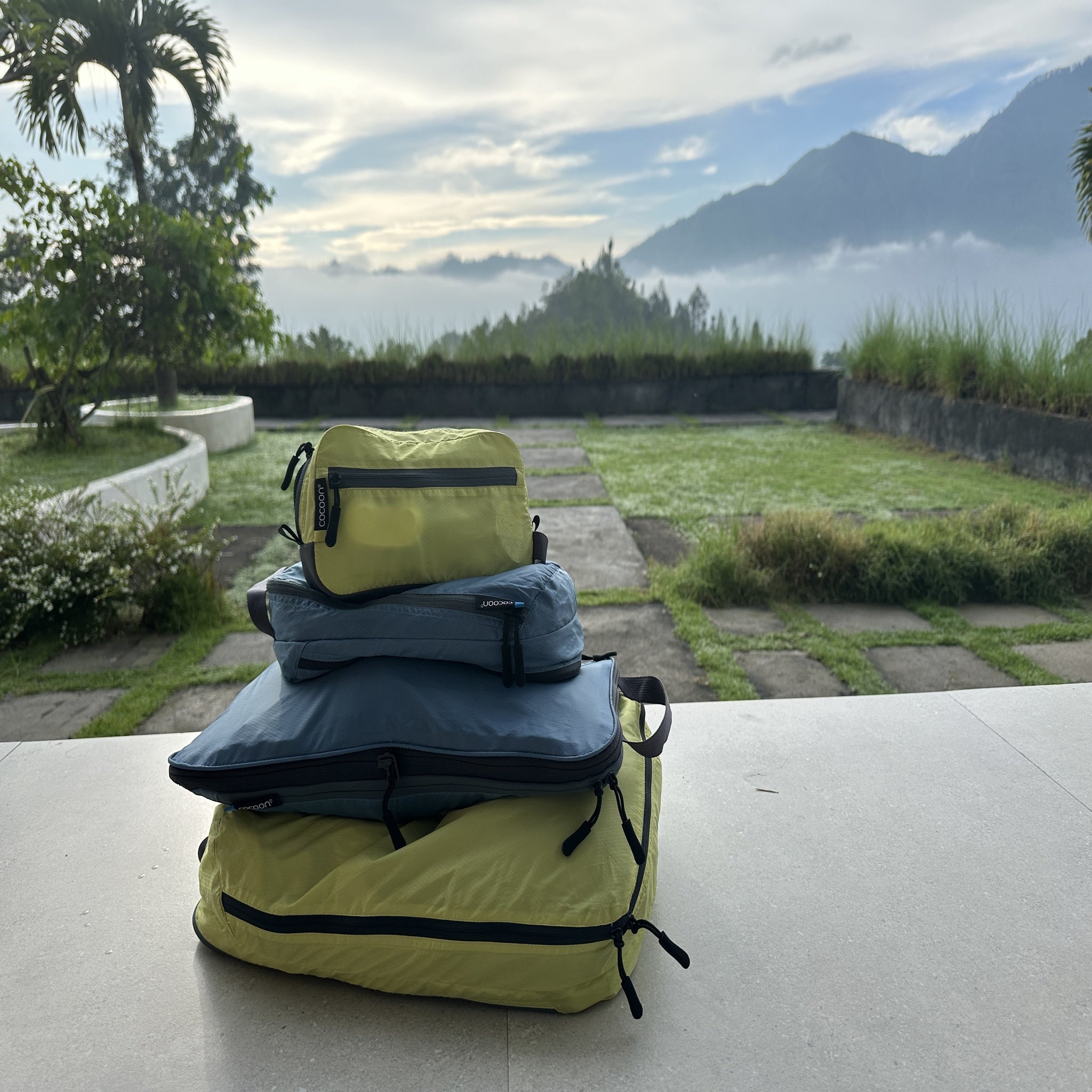 COCOON Two-In-One Separated Packing Cube Light