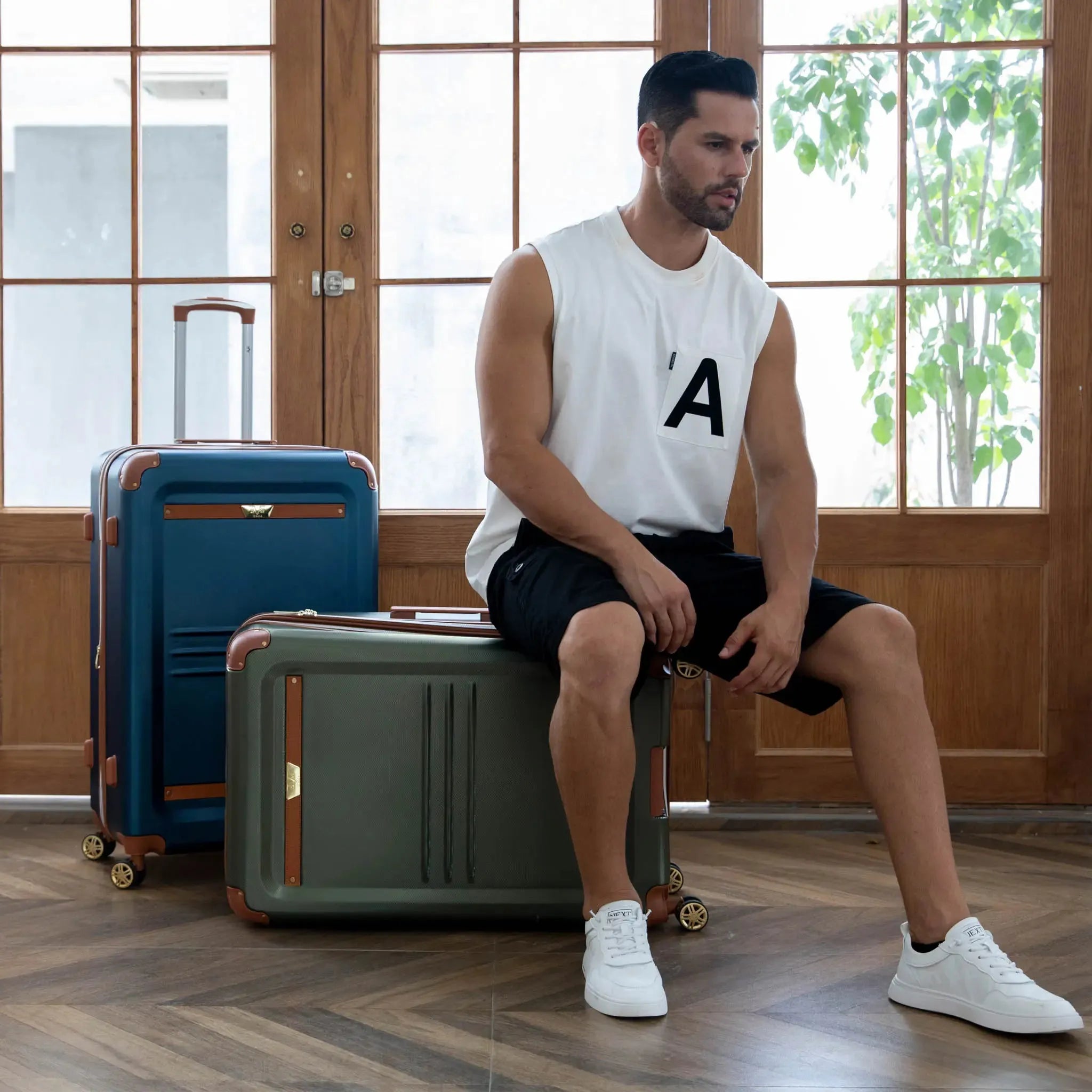 Vintage Three Piece Expandable Retro Luggage Set