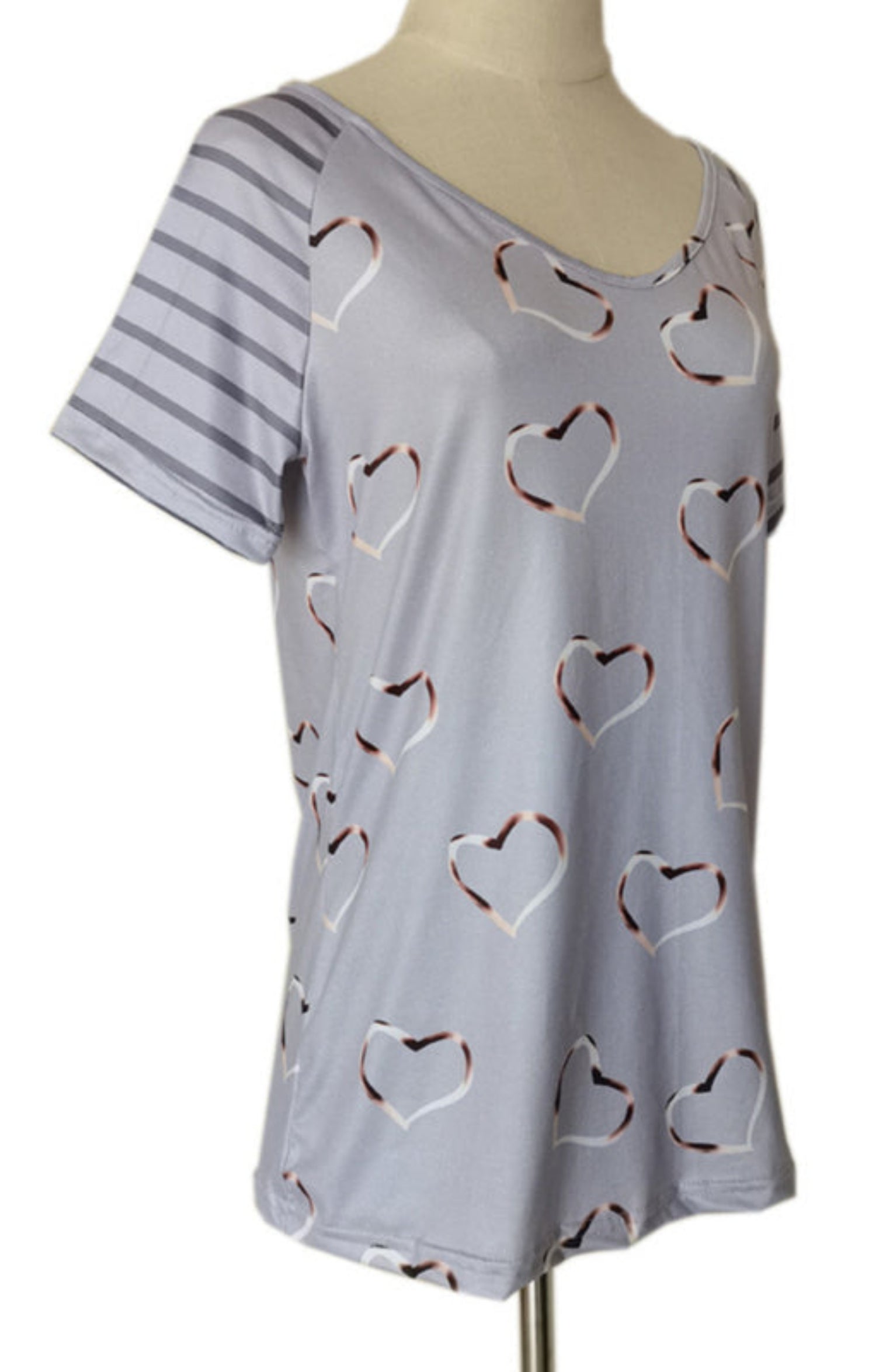 gray shirt